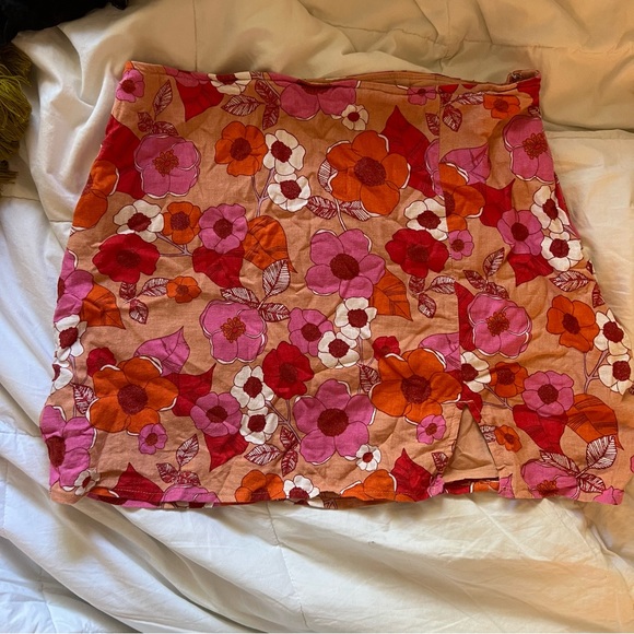 UO Rosie Notched Pelmet Mini Skirt - Picture 5 of 7